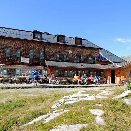 Gaestehaus Regina Pensjonat Uderns