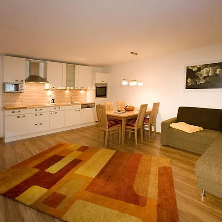 Pensjonat Gaestehaus Regina Uderns